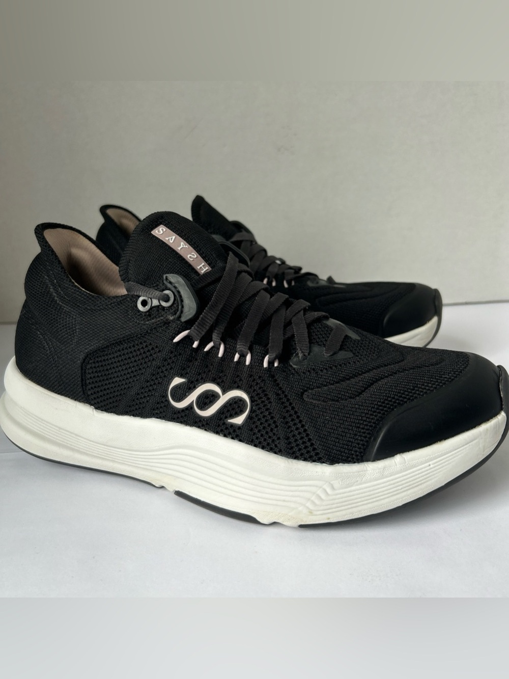 SAYSH Sz 9 The Felix Runner Running Shoes Ebony Black Lilac Trim Sneakers Washed